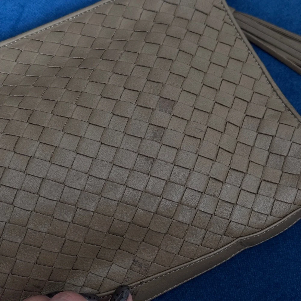 Saks Fifth Avenue Women’s‎ Woven leather Clutch bag.